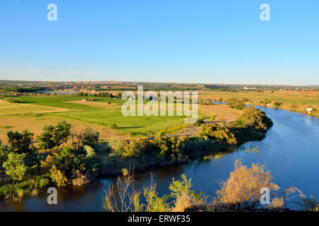 Fluss Tajo in außen Toledo in der Nähe von La Puebla in der Provinz von Kastilien-La Mancha, Spanien Stockfoto