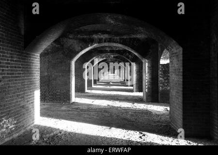 Eine lange leere Korridor in Fort Jefferson, Dry Tortugas, Florida Stockfoto