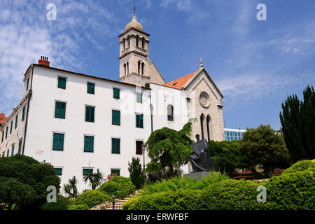 Kirche des Heiligen Franziskus in Sibenik an der dalmatinischen Küste von Kroatien Stockfoto