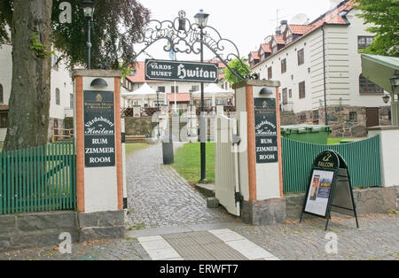 FALKENBERG, Schweden - 6. Juni 2015: Lokale Restaurant Vardshuset Hvitan Eingang am 6. Juni 2015 in Falkenberg, Schweden. Stockfoto