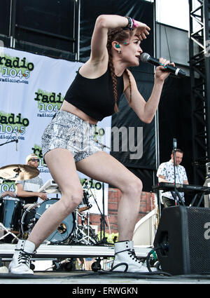 Philadelphia, Pennsylvania, USA. 7. Juni 2015. MisterWives führen bei Radio 104,5 Sommer Block Party am Festival Pier am 7. Juni 2015 in Philadelphia, Pennsylvania, Vereinigte Staaten von Amerika. Bildnachweis: Paul Froggatt/Alamy Live-Nachrichten Stockfoto