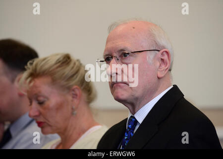 South Yorkshire Police und Kriminalität Kommissar Dr. Alan Billings in Barnsley Town Hall zu sprechen. Bild: Scott Bairstow/Alamy Stockfoto