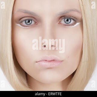 Closeup Portrait der jungen blonden Frau Stockfoto