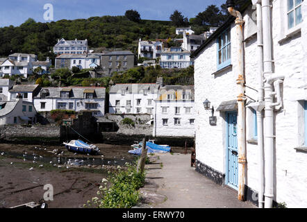 POLPERRO CORNWALL ENGLAND GROSSBRITANNIEN. TRADITIONELLES KORNISCHES FISCHERDORF UND HAFEN Stockfoto