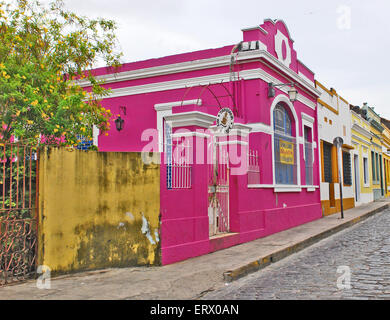 Schöne bunte Häuser in Olinda, Recife, Brasilien, am 1. September 2009. Stockfoto