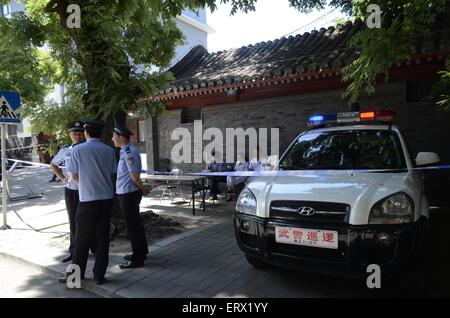 Peking, Peking, CHN, China. 8. Juni 2015. Peking, CHINA - 8. Juni 2015: (Nur zur redaktionellen Verwendung. CHINA aus) die Prüfung Website von Peking Nr. 4 High School während der nationalen Hochschule Eingang Prüfung (NCEE) in Peking, 8. Juni 2015. Die 2015 endete nationalen College-Aufnahmeprüfung am Montag in den meisten Teilen von China (in einigen Provinzen, die die NCEE einen Tag länger dauern wird). Insgesamt 9,42 Millionen Studenten saßen für die Prüfungen in diesem Jahr. © SIPA Asien/ZUMA Draht/Alamy Live-Nachrichten Stockfoto