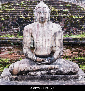 Antiken Stadt Polonnaruwa, Buddha-Statue im Vatadage (kreisförmige Relikt Haus) in Polonnaruwa Viereck, Sri Lanka Stockfoto