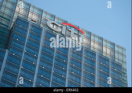 Firmenlogo auf Citigroup Centre in Londons Docklands in Canary Wharf Stockfoto