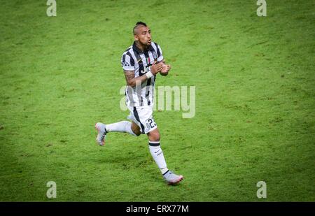 Turins Arturo Vidal während der letzten Fußball-UEFA Champions League Spiel zwischen Juventus FC und dem FC Barcelona im Olympiastadion in Berlin, Deutschland, 6. Juni 2015. Foto: Thomas Eisenhuth/dpa Stockfoto