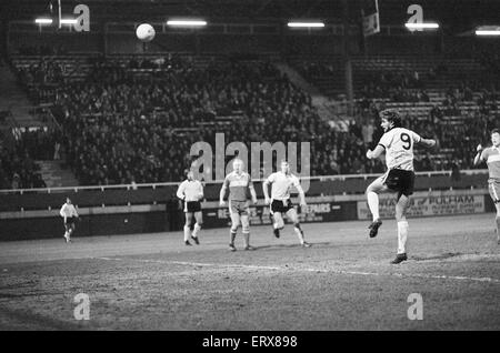 Fulham 0-0 Middlesbrough, Anglo-Scottish Cup-Finale, 2. Etappe im Craven Cottage, Dienstag, 9. Dezember 1975. Middlesbrough gewinnen 1: 0 auf Aggregat. Stockfoto