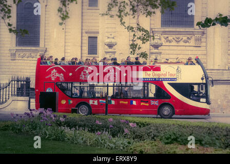 Touristen auf eröffneten Tour Bus, London, Großbritannien. Stockfoto