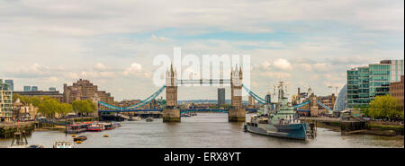 Blick auf Tower Bridge und der Themse, London, UK. Stockfoto