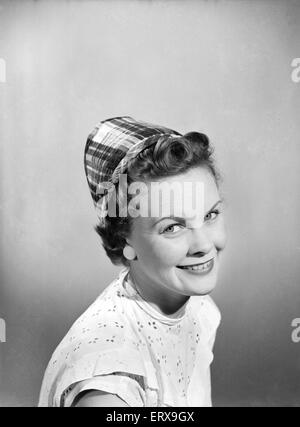 Damenbekleidung, Mode, Hüte. 1955 Stockfoto