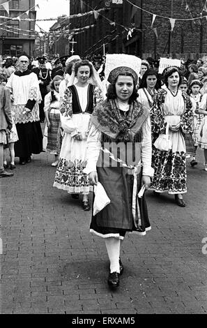 Italienischen Parade in "Little Italy" zu Ehren unserer lieben Frau vom Berge Karmel, Clerkenwell, London. Ca. 1948. Stockfoto