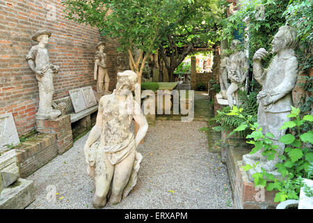 Reliefs und Skulpturen, Torcello Island Museum / Museo Provinciale di Torcello Stockfoto