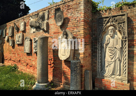 Reliefs und Skulpturen, Torcello Island Museum / Museo Provinciale di Torcello Stockfoto