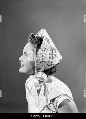 Damenbekleidung, Mode, Hüte. 1955 Stockfoto