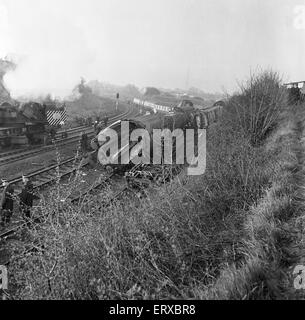 Morpeth Rail Crash auf 7 kann 1969, die eine Richtung Norden Schläfer Expresszug von London nach Aberdeen auf der Morpeth entgleist Kurve. Sechs Personen wurden getötet, 21 wurden verletzt und das Dach in nördlicher Richtung Bahnsteig wurde beschädigt. Stockfoto