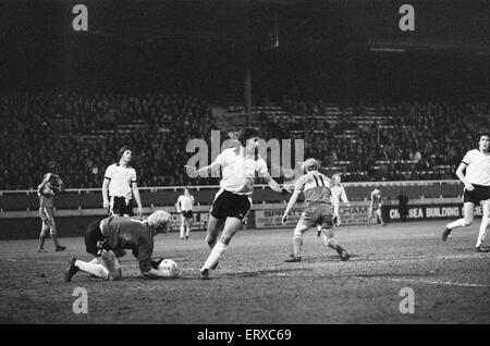 Fulham 0-0 Middlesbrough, Anglo-Scottish Cup-Finale, 2. Etappe im Craven Cottage, Dienstag, 9. Dezember 1975. Middlesbrough gewinnen 1: 0 auf Aggregat. Stockfoto