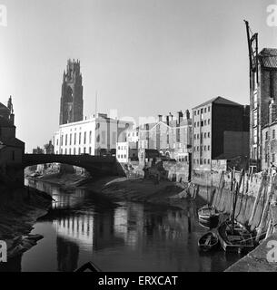 Blick auf die Stadtbrücke und St Botolph Kirche in Boston, Lincolnshire. 2. April 1953. Stockfoto