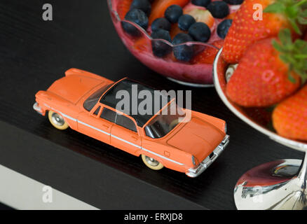 Die-Cast-Spielzeug De Soto Diplomat in Orange und Schwarz Stockfoto