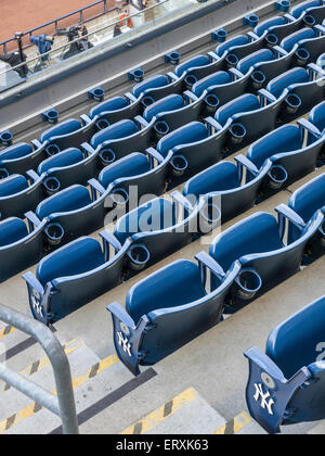 Reihen von leeren Sitze, Yankee Stadium, New York City Stockfoto