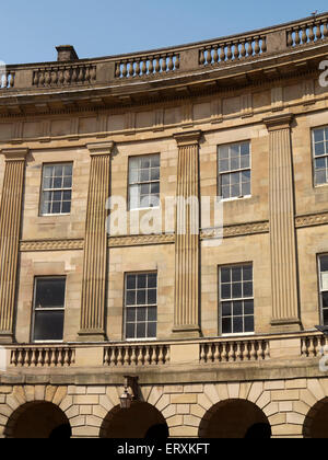 Großbritannien, England, Derbyshire, Buxton, der Halbmond, Detail des legendären Spa Ära Gebäude während der Restaurierung Stockfoto