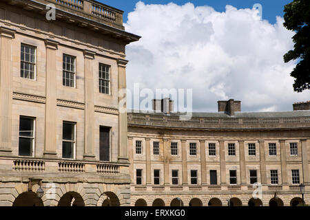 Großbritannien, England, Derbyshire, Buxton, The Crescent, ikonischen Spa Ära Gebäude Mitte Restaurierung Stockfoto