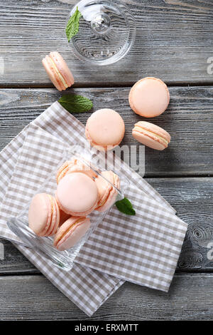 Mandelgebäck auf einer Serviette, Essen Stockfoto