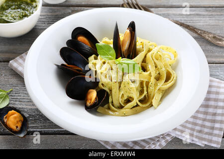 Nudeln mit frischen Meeresfrüchten, Essen Stockfoto