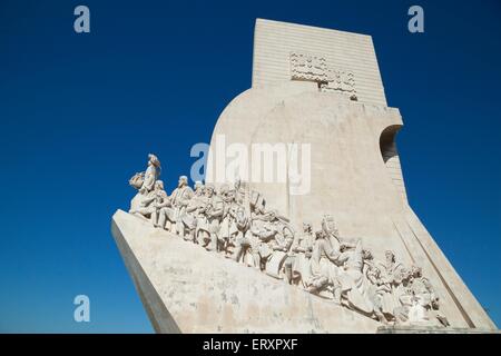 Entdeckung-Denkmal in Belem, Lissabon. Die Ortsrates zeigt Heinrich der Seefahrer an vorderster Front und feiert die portugiesischen Alter o Stockfoto