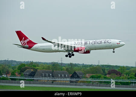 G-VINE Virgin Atlantic Airways Airbus A330-300 - Cn 1231 Heathrow Airport London England Ankunft Stockfoto