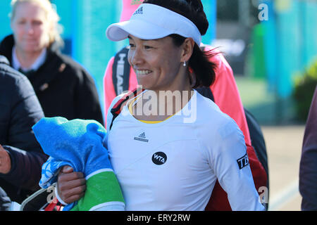 Nottingham, UK. 9. Juni 2015. Aegon Open Tennis. Kimiko Date-Krumm ist trotz der Niederlage im Doppel gegen gegen Shuko Aoyama und Renata Voracova Credit lächelnd: Action Plus Sport/Alamy Live News Stockfoto