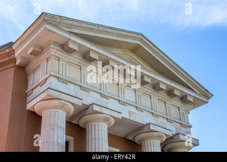 Griechische Säulen auf einem alten Gebäude in Stockholm Schweden Stockfoto