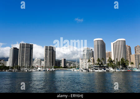 Honolulu, Hawaii. 4. Juni 2015. Ala Moana und Waikiki Resort-Hotels, Eigentumswohnungen und Wohnungen, Honolulu, Oahu, Hawaii. Stockfoto