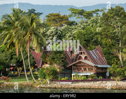 Batak-Haus auf der Insel Samosir in der Nähe von Lake Toba, Indonesien, Nord-Sumatra, Stockfoto