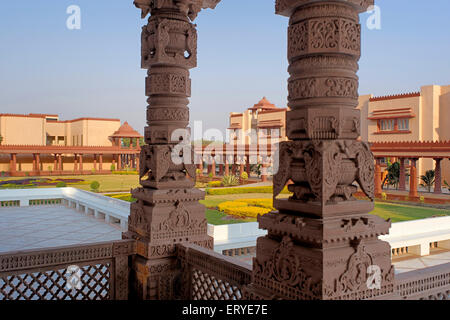 BAPS, Shri Swaminarayan Mandir Aksharvadi; Hindu-Tempelkomplex, geschnitzte Säulen, Bhavnagar-Bezirk; Gujarat; Indien, Asien Stockfoto