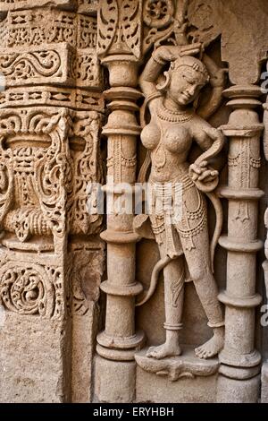 Statue an Königinnen gut Wand; Patan; Gujarat; Indien Stockfoto