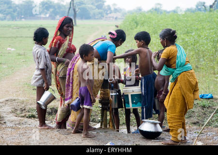 Blick auf Rettungslager (Relief); Hochwasser am Kosi Fluß im Jahr 2008; Purniya Bezirk; Bihar; Indien Stockfoto