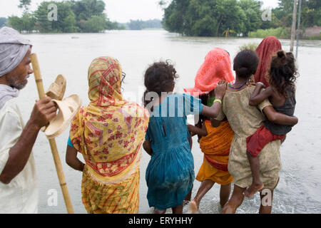 Blick auf Rettungslager (Relief); Hochwasser am Kosi Fluß im Jahr 2008; Purniya Bezirk; Bihar; Indien Stockfoto