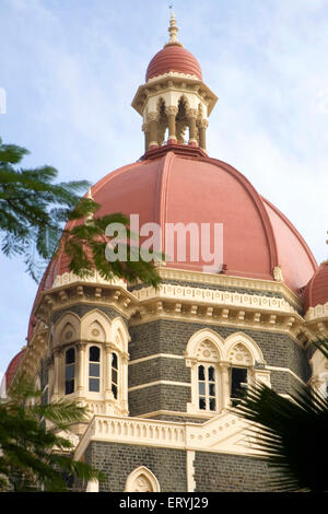 Fenster kaputt durch Terroristen Angriff auf alte Taj Hotel im Jahr 2008; Bombay Mumbai; Maharashtra; Indien Stockfoto