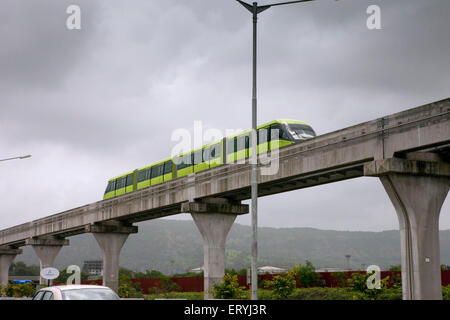 Eastern Freeway Straße Einschienenbahn Wadala Mumbai Maharashtra Indien Asien Stockfoto