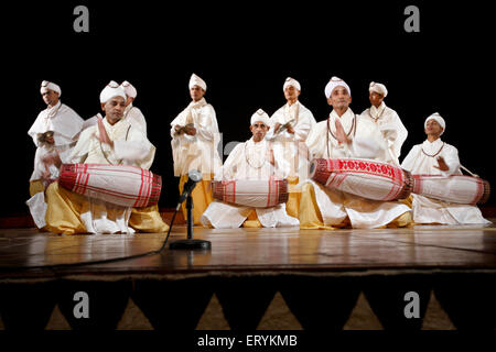 Gayan Bayan singen und spielen Musikinstrumente Kultur von Assam; Indien nicht Herr Stockfoto