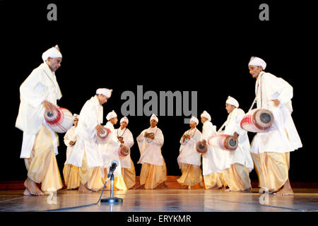 Gayan Bayan singen und spielen Musikinstrumente Kultur von Assam; Indien nicht Herr Stockfoto