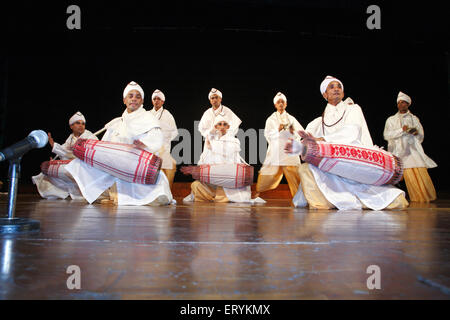 Gayan Bayan singen und spielen Musikinstrumente Kultur von Assam; Indien nicht Herr Stockfoto