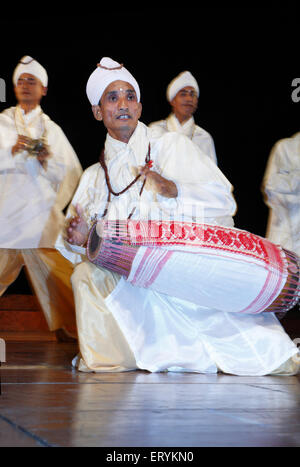 Gayan Bayan singen und spielen Musikinstrumente Kultur von Assam; Indien nicht Herr Stockfoto