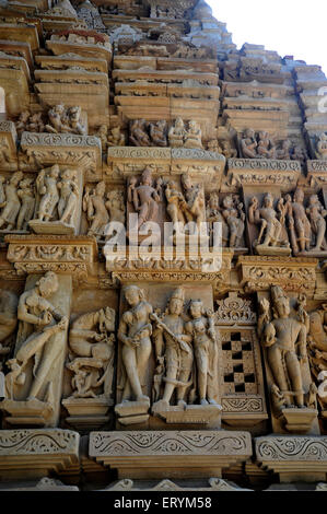 Skulpturen arbeitest du Parsvanath Khajuraho Tempel Madhya Pradesh Indien Asien Stockfoto