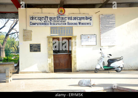 Reservierung Buchung Zugfenster Khajuraho Madhya Pradesh Indien Asien Stockfoto
