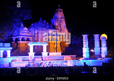 Khajuraho Tanzfest am Tempel Hintergrund Madhya Pradesh Indien Asien Stockfoto