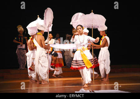 Lai Haraoba Tanz, Volkstänzer, Nord-Osten, Manipur, Indien, Asien Stockfoto